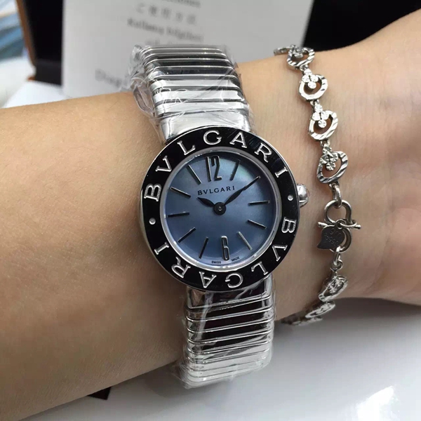 ブルガリ時計正面デザイン